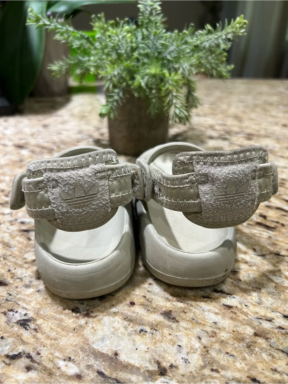 Adidas Beige Toddler Trefoil Slide Sandals with Adjustable Back Strap 7K